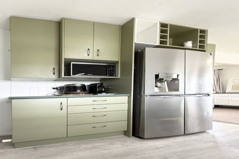 Photo of property in 204 Don Buck Road, Massey, Auckland, 0614