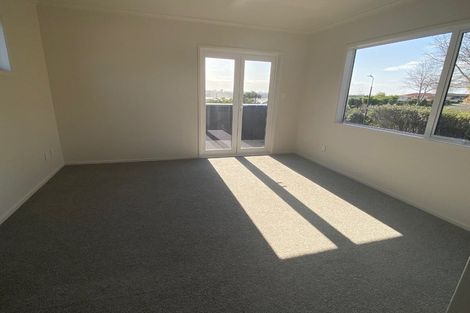 Photo of property in 1 Lysaght Place, Welcome Bay, Tauranga, 3112