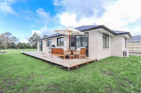 Photo of property in 7 Toutouwai Lane, Inglewood, 4330