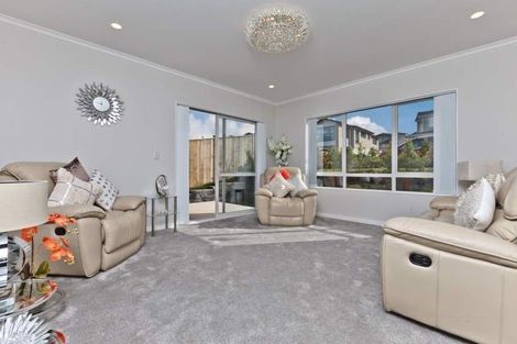 Photo of property in 14 Ascension Crescent, Orewa, 0931