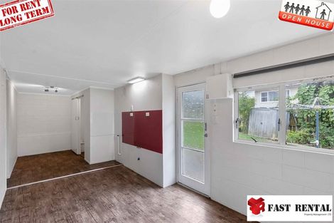 Photo of property in 1/2 Halberg Street, Glenfield, Auckland, 0629