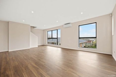 Photo of property in 8/88 Te Atatu Road, Te Atatu South, Auckland, 0610