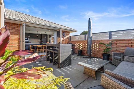 Photo of property in 1 Roxbury Place, Papamoa Beach, Papamoa, 3118