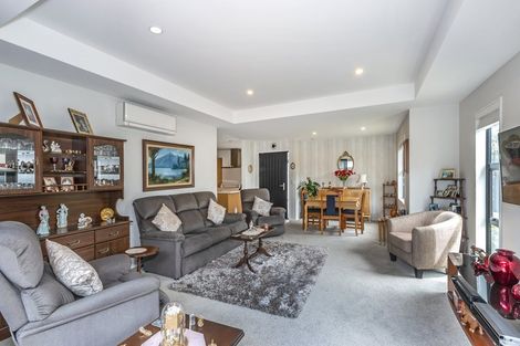 Photo of property in 2/5 Hadlow Place, Burnside, Christchurch, 8041