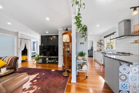 Photo of property in 2/5 Tokomaru Street, Welbourn, New Plymouth, 4312