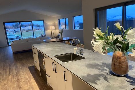 Photo of property in 44 Doug Ledgerwood Drive, Wanaka, 9305