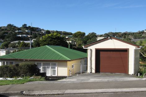 Photo of property in 9 Spenmoor Street, Newlands, Wellington, 6037