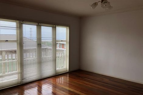 Photo of property in 13 Fairlea Road, Te Atatu South, Auckland, 0610