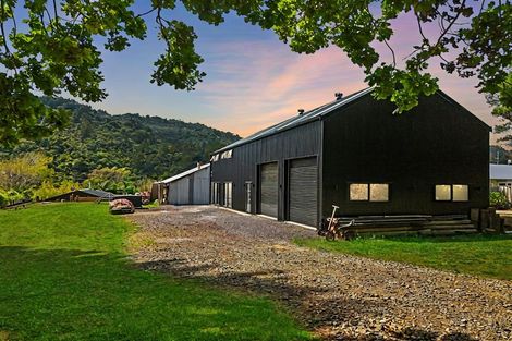 Photo of property in 127 Bethells Road, Waitakere, 0781