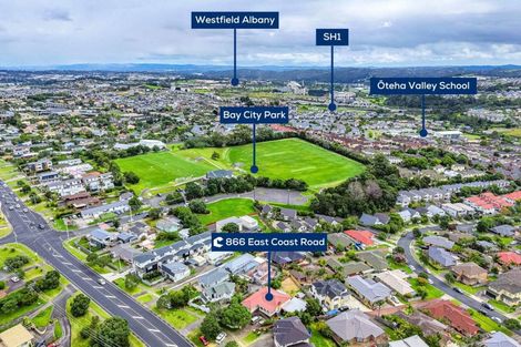 Photo of property in 866 East Coast Road, Northcross, Auckland, 0630