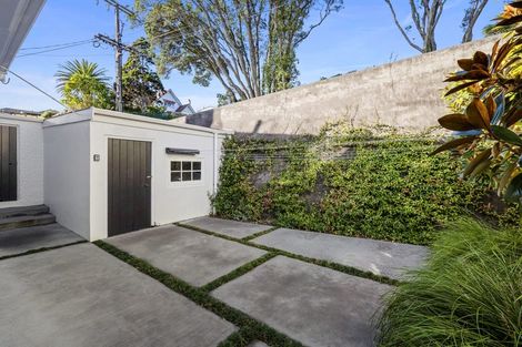 Photo of property in 76 Belt Road, New Plymouth, 4310