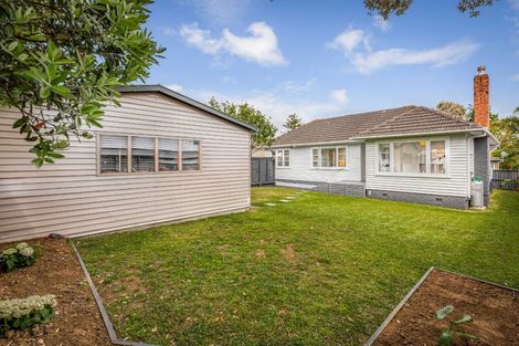 Photo of property in 51 Matipo Road, Te Atatu Peninsula, Auckland, 0610