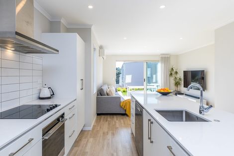 Photo of property in 14 Manutewhau Road, Massey, Auckland, 0614