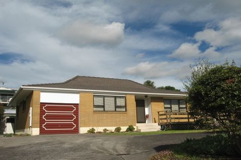 Photo of property in 2/9 Kincraig Place, Highland Park, Auckland, 2010