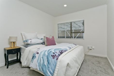 Photo of property in 2/27a Stanley Road, Glenfield, Auckland, 0629