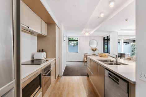 Photo of property in 7/48 Marine Parade, Mount Maunganui, 3116