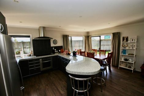 Photo of property in 52 Kupe Drive, Whitianga, 3510