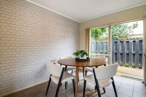 Photo of property in 1/44 Barbados Drive, Unsworth Heights, Auckland, 0632
