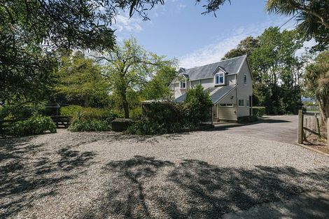 Photo of property in 200 Aokautere Drive, Fitzherbert, Palmerston North, 4471