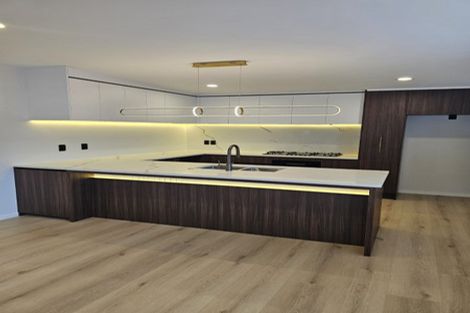 Photo of property in 2a Embling Place, Eastern Beach, Auckland, 2012