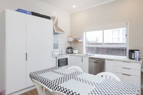 Photo of property in 245 Kahutia Street, Gisborne, 4010