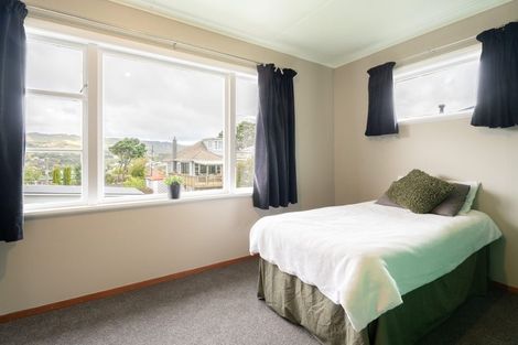 Photo of property in 1 Rimu Street, Tawa, Wellington, 5028