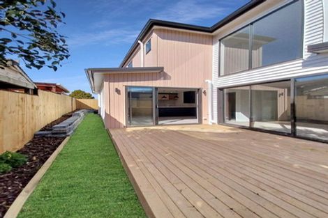 Photo of property in 10/116 Colwill Road, Massey, Auckland, 0614