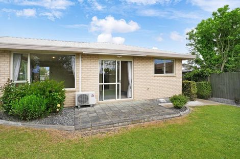 Photo of property in 8 Thistledown Place, Woolston, Christchurch, 8062