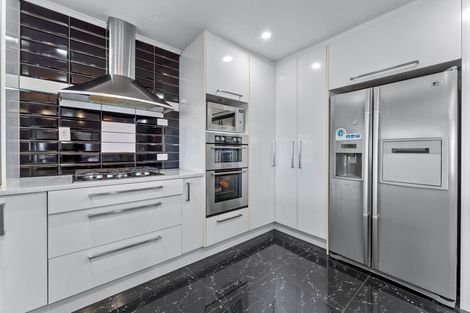 Photo of property in 34 Spinnaker Drive, Te Atatu Peninsula, Auckland, 0610