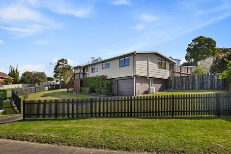 Photo of property in 5 Elizabeth Drive, West Harbour, Auckland, 0618