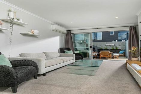 Photo of property in 47 Glidepath Road, Hobsonville, Auckland, 0616