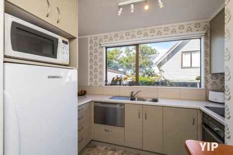 Photo of property in 10 Te Kiteroa Grove, Churton Park, Wellington, 6037