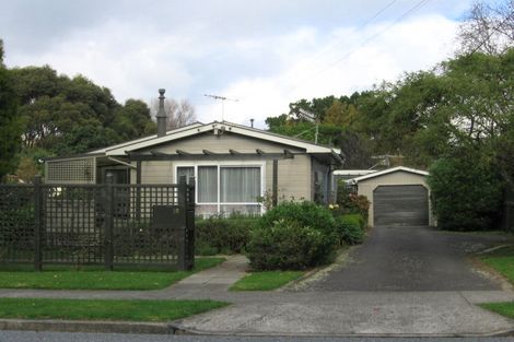 Photo of property in 16 Puriri Road, Waikanae, 5036