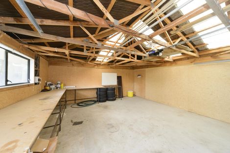 Photo of property in 73 Hillcrest Drive, Kelvin Grove, Palmerston North, 4414