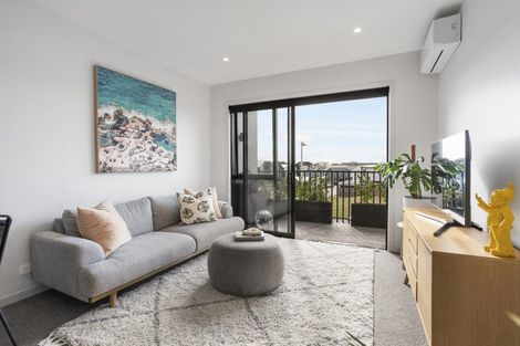 Photo of property in 12/1 Genevieve Lane, Hobsonville, Auckland, 0616