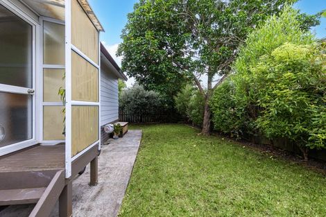 Photo of property in 176 Solar Road, Glen Eden, Auckland, 0602