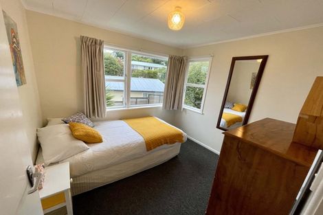 Photo of property in 7 Innes Way, Newlands, Wellington, 6037