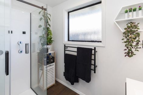 Photo of property in 3 Clipper Place, Redwood, Christchurch, 8051