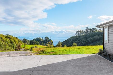 Photo of property in 5 Glendas Way, Acacia Bay, Taupo, 3385