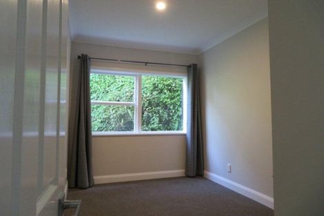 Photo of property in 24 Governor Road, Northland, Wellington, 6012