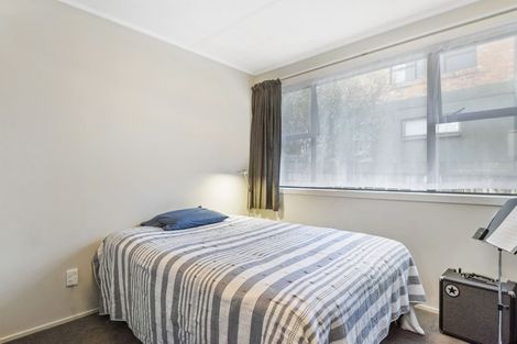 Photo of property in 1/20 Coroglen Avenue, Birkenhead, Auckland, 0626