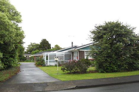 Photo of property in 104 Chichester Drive, Rosehill, Papakura, 2113