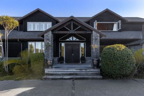 Photo of property in 2 Otaihanga Road, Paraparaumu Beach, Paraparaumu, 5032