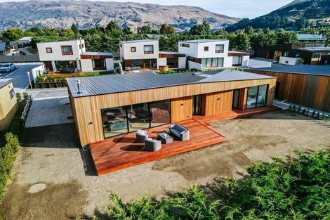 Photo of property in 13 Fern Burn Close, Wanaka, 9305