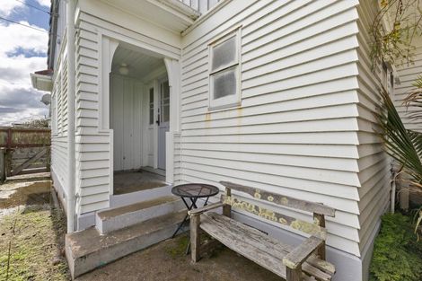 Photo of property in 17 Robert Street, Marton, 4710