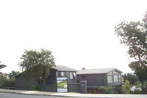 Photo of property in 118 Bleakhouse Road, Mellons Bay, Auckland, 2014