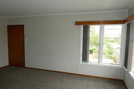 Photo of property in 11 Essex Street, Te Atatu South, Auckland, 0610