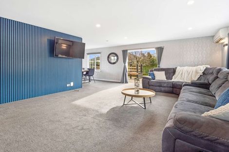 Photo of property in 8 Roberts Road, Hei Hei, Christchurch, 8042