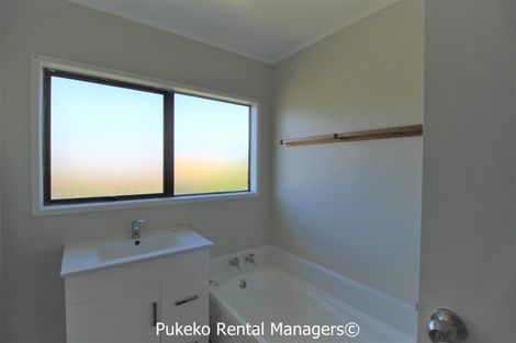 Photo of property in 4 Keryn Place, Opaheke, Papakura, 2113