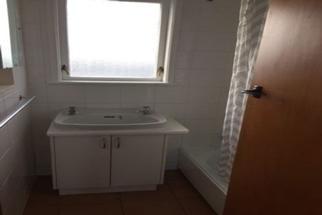 Photo of property in 22 Gossamer Drive, Pakuranga Heights, Auckland, 2010